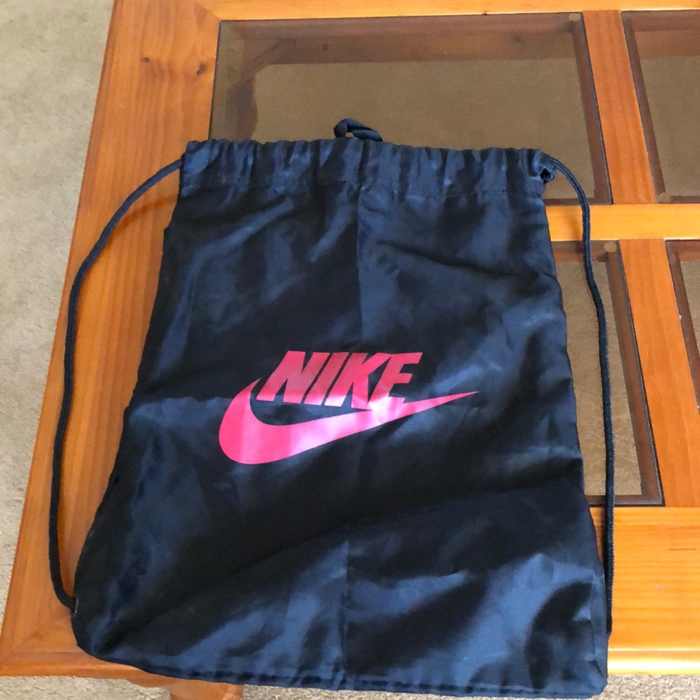 Nike draw strong bag